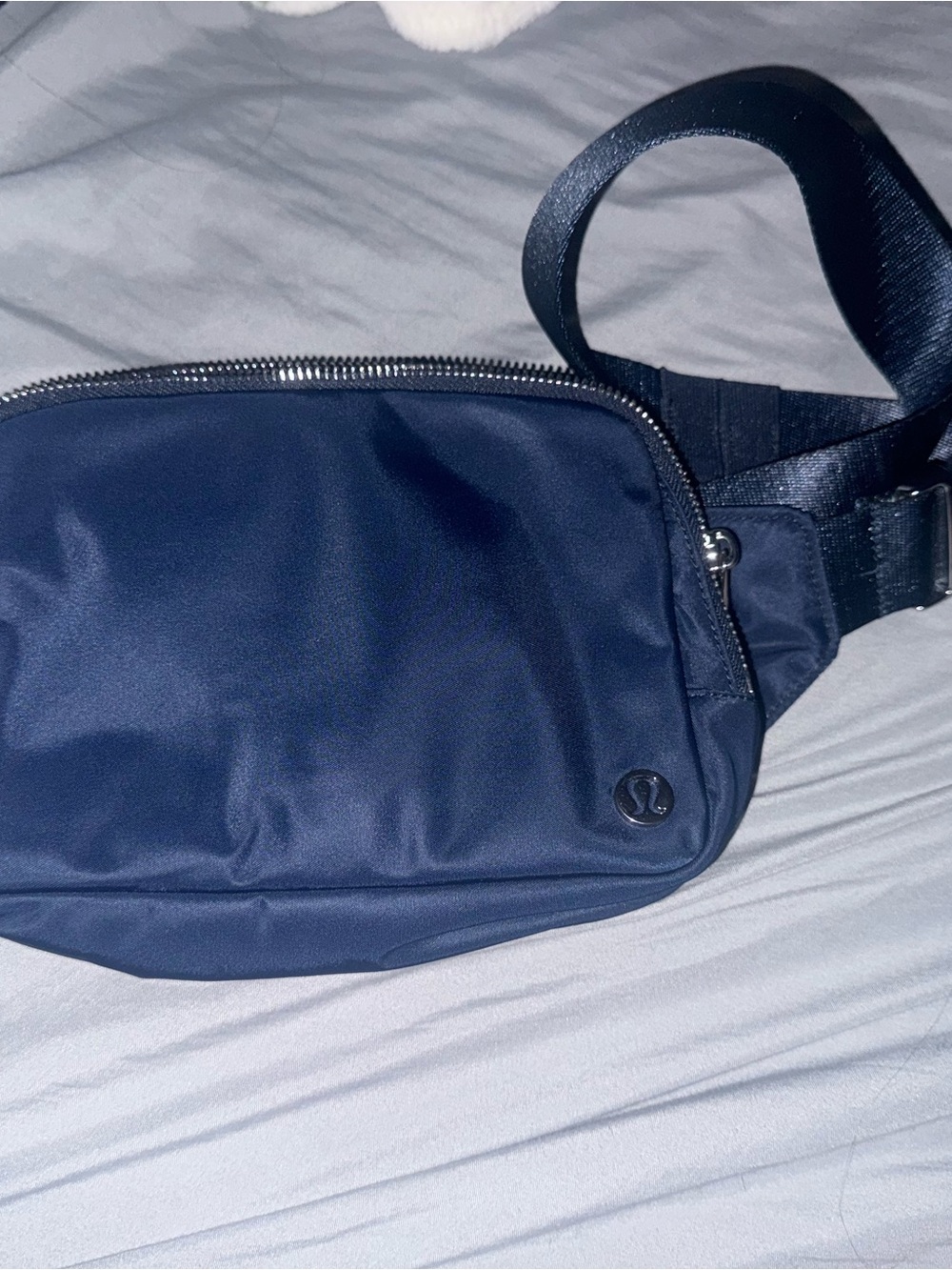 Lululemon 2L belt bag Navy